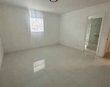 2810 Ne 60th Street - Photo Thumbnail 9