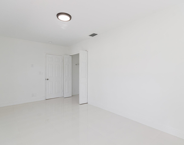 2810 Ne 60th Street - Photo Thumbnail 28