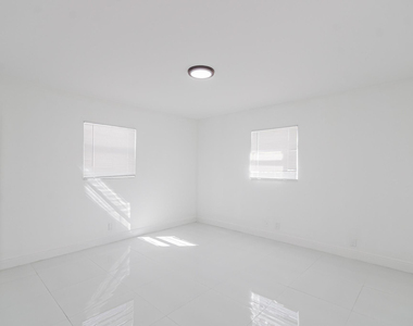 2810 Ne 60th Street - Photo Thumbnail 36