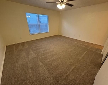 10137 Chapel Glen - Photo Thumbnail 15