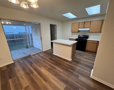 10137 Chapel Glen - Photo Thumbnail 8
