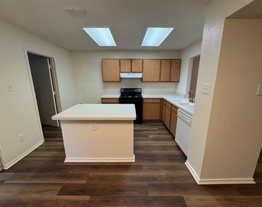 10137 Chapel Glen - Photo Thumbnail 9