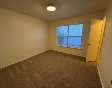 10137 Chapel Glen - Photo Thumbnail 21