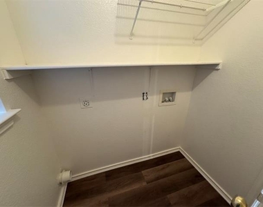 10137 Chapel Glen - Photo Thumbnail 12