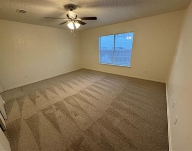 10137 Chapel Glen - Photo Thumbnail 17