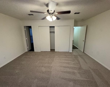 10137 Chapel Glen - Photo Thumbnail 18