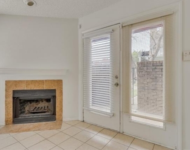 9825 N Walnut Street - Photo Thumbnail 7