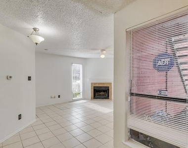 9825 N Walnut Street - Photo Thumbnail 15