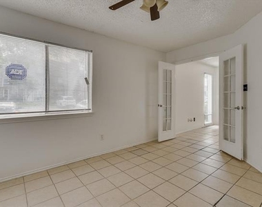 9825 N Walnut Street - Photo Thumbnail 19