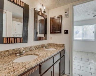 9825 N Walnut Street - Photo Thumbnail 24