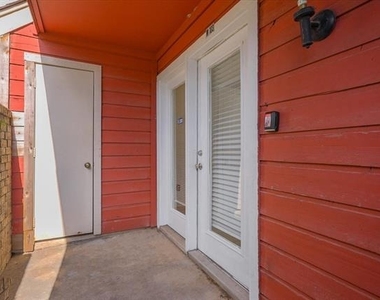 9825 N Walnut Street - Photo Thumbnail 25