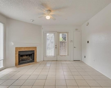 9825 N Walnut Street - Photo Thumbnail 11