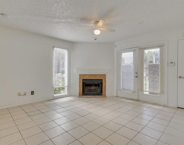 9825 N Walnut Street - Photo Thumbnail 5