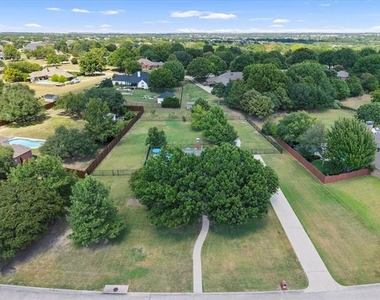 425 Chippendale Drive - Photo Thumbnail 34