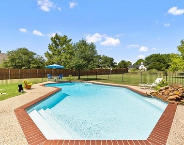 425 Chippendale Drive - Photo Thumbnail 26