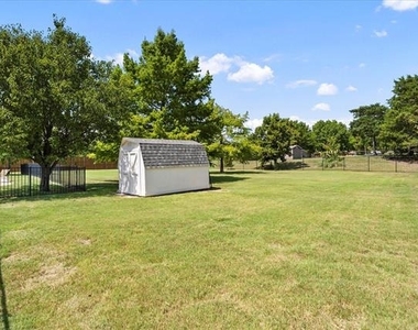 425 Chippendale Drive - Photo Thumbnail 27