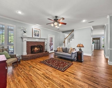 425 Chippendale Drive - Photo Thumbnail 6