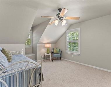 425 Chippendale Drive - Photo Thumbnail 19