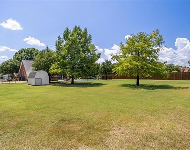 425 Chippendale Drive - Photo Thumbnail 36