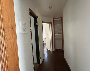 805 Nw 66 Street - Photo Thumbnail 2