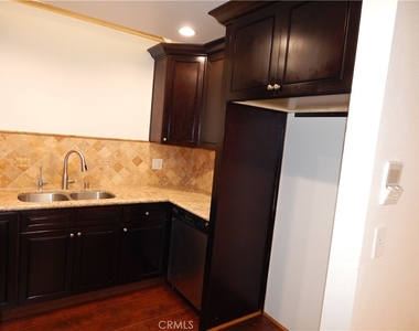 11834 Gilmore - Photo Thumbnail 9
