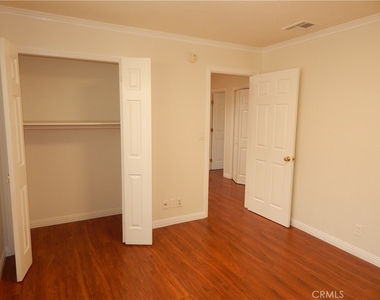 11834 Gilmore - Photo Thumbnail 25