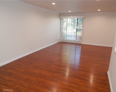 11834 Gilmore - Photo Thumbnail 3