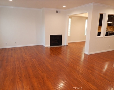 11834 Gilmore - Photo Thumbnail 5