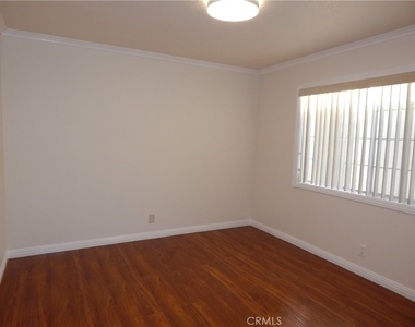 11834 Gilmore - Photo Thumbnail 24