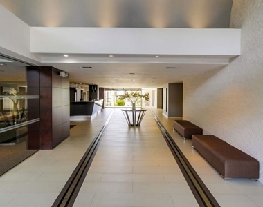 7250 Franklin Avenue - Photo Thumbnail 1