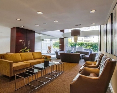 7250 Franklin Avenue - Photo Thumbnail 2