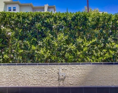 7250 Franklin Avenue - Photo Thumbnail 15