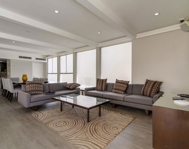 7250 Franklin Avenue - Photo Thumbnail 10