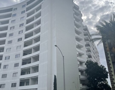 7250 Franklin Avenue - Photo Thumbnail 26