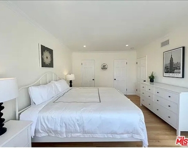 429 Ocean Ave - Photo Thumbnail 11
