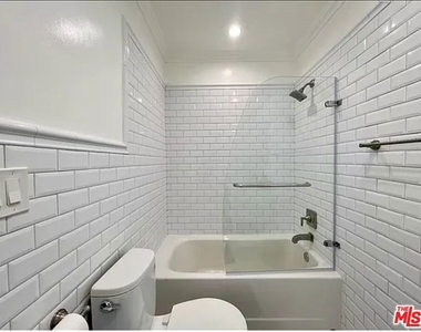 429 Ocean Ave - Photo Thumbnail 3