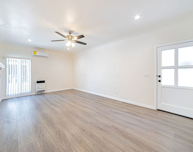 1152 S Bronson Avenue - Photo Thumbnail 3