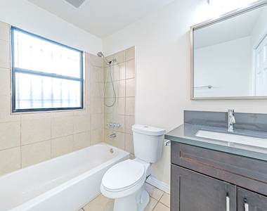 1152 S Bronson Avenue - Photo Thumbnail 7