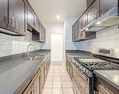 1152 S Bronson Avenue - Photo Thumbnail 5