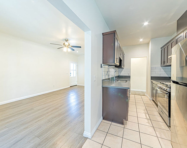 1152 S Bronson Avenue - Photo Thumbnail 6