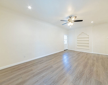 1152 S Bronson Avenue - Photo Thumbnail 2