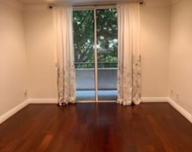 1880 Veteran Avenue - Photo Thumbnail 13