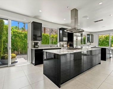 1175 Los Robles Drive - Photo Thumbnail 15