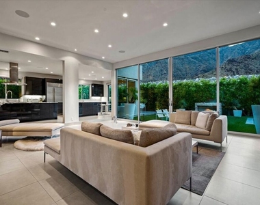 1175 Los Robles Drive - Photo Thumbnail 14