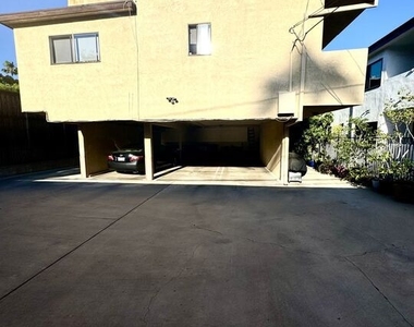 1237 N Ogden Drive - Photo Thumbnail 11