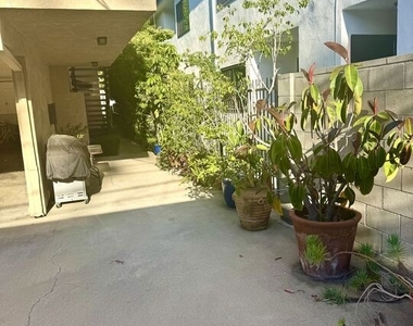 1237 N Ogden Drive - Photo Thumbnail 12