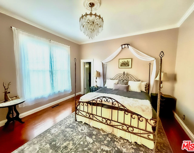 370 Main Street - Photo Thumbnail 4