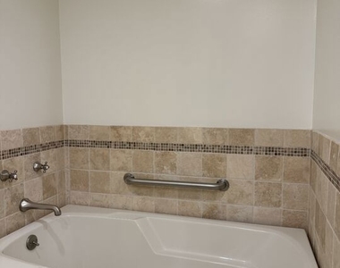 137 S Spalding Drive - Photo Thumbnail 11