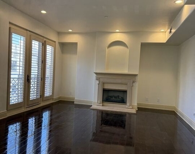 137 S Spalding Drive - Photo Thumbnail 1