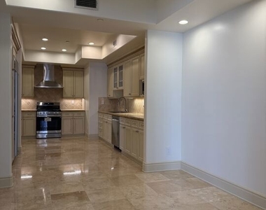 137 S Spalding Drive - Photo Thumbnail 6